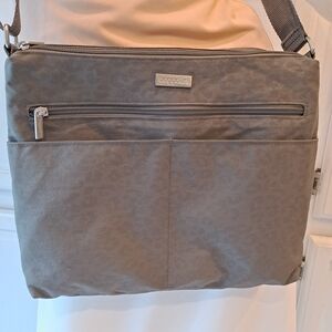 Baggallini Gray Crossbody Organizer Bag With Subtle Leopard Print